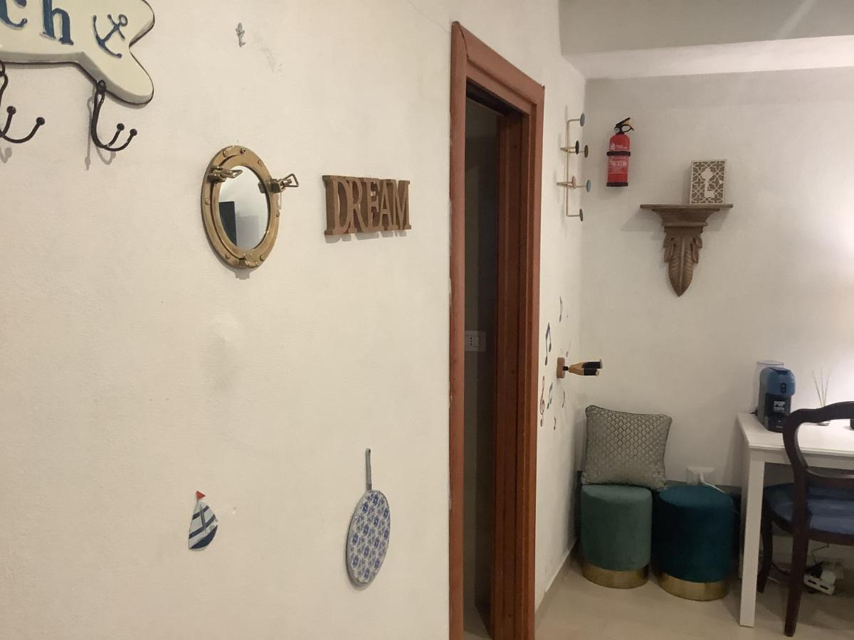 Tinnyhouse Apartment