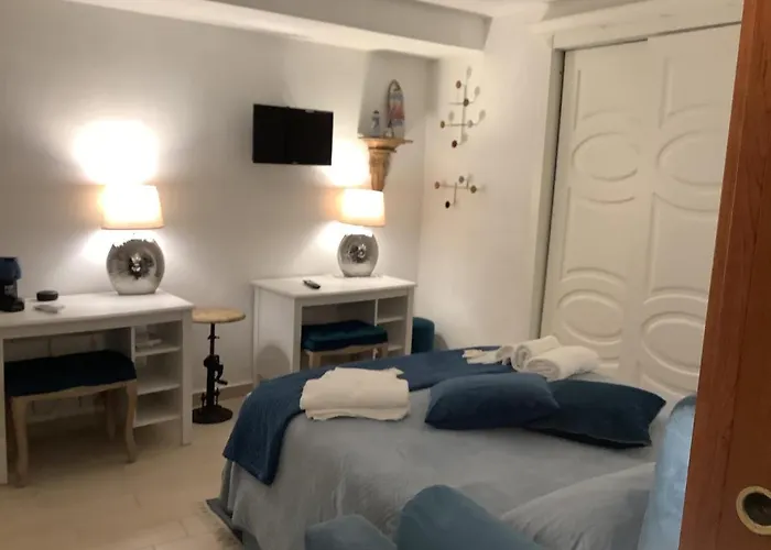 Tinnyhouse